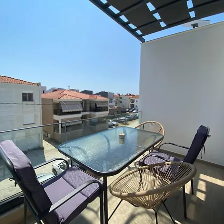 Xloh Apartment Ofrínion